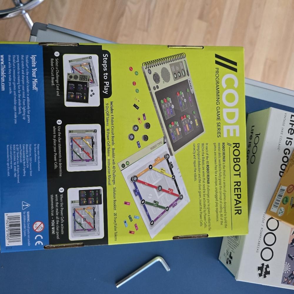 ThinkFun Robot Repair Programming Game - Green - Picture 5 of 5
